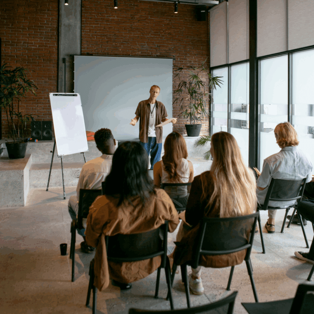 Design-sem-nome-10-1024x1024 Treinamento não é recreação: o verdadeiro papel do desenvolvimento nas empresas